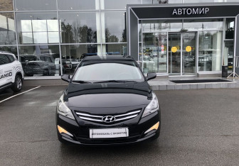 Подержанный автомобиль Hyundai Solaris Hatchback 2015 года (2 фото)