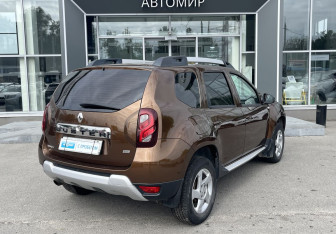 Подержанный автомобиль Renault Duster 2016 года (5 фото)