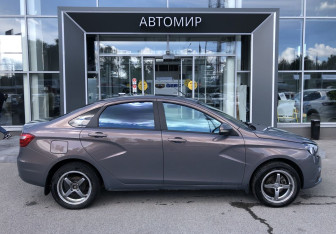 Подержанный автомобиль LADA (ВАЗ) Vesta Sedan 2017 года (4 фото)