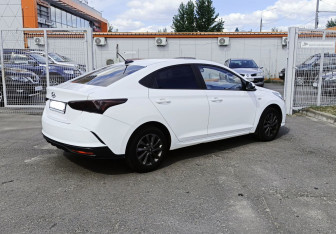 Подержанный автомобиль Hyundai Solaris Sedan 2022 года (5 фото)