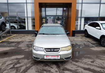 Подержанный автомобиль Daewoo Nexia Sedan 2008 года (2 фото)