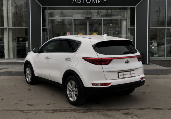 Подержанный автомобиль Kia Sportage 2017 года (7 фото)