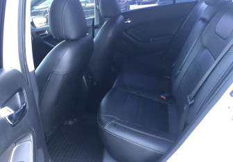 Подержанный автомобиль Kia Cerato Sedan 2017 года (11 фото)