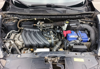Подержанный автомобиль Nissan Juke 2011 года (11 фото)