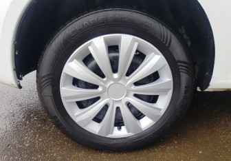 Подержанный автомобиль Renault Logan Sedan 2013 года (12 фото)