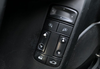 Подержанный автомобиль Opel Vectra Sedan 2004 года (12 фото)