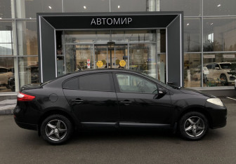 Подержанный автомобиль Renault Fluence 2012 года (4 фото)