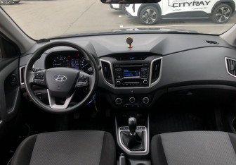 Подержанный автомобиль Hyundai Creta 2018 года (10 фото)