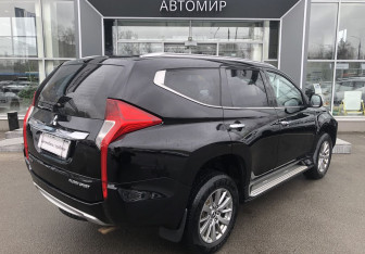 Подержанный автомобиль Mitsubishi Pajero Sport 2018 года (5 фото)