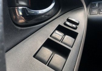 Подержанный автомобиль Toyota RAV4 2008 года (13 фото)