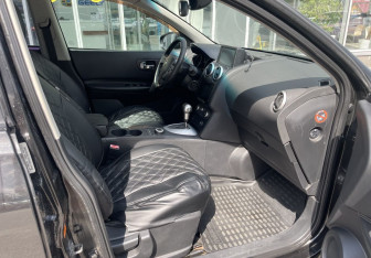 Подержанный автомобиль Nissan Qashqai 2007 года (9 фото)