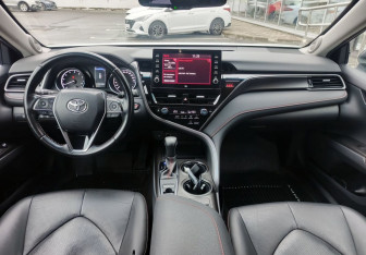 Подержанный автомобиль Toyota Camry Sedan 2021 года (15 фото)