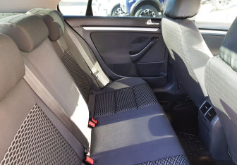 Подержанный автомобиль Volkswagen Jetta Sedan 2010 года (10 фото)