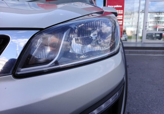 Подержанный автомобиль Kia Rio Hatchback 2019 года (9 фото)