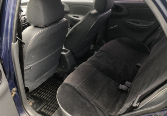 Подержанный автомобиль Chevrolet Lanos 2008 года (11 фото)