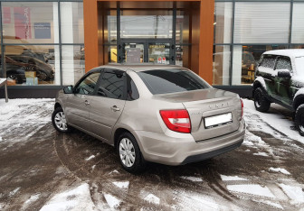Подержанный автомобиль LADA (ВАЗ) Granta Sedan 2022 года (7 фото)