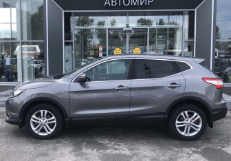 Подержанный автомобиль Nissan Qashqai 2014 года (8 фото)