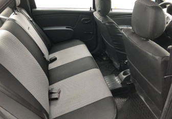 Подержанный автомобиль Renault Logan Sedan 2012 года (11 фото)