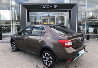 Подержанный автомобиль Renault Logan Sedan 2019 года (7 фото)