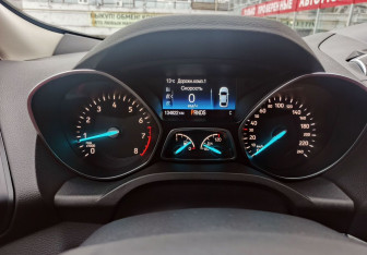 Подержанный автомобиль Ford Kuga 2018 года (13 фото)