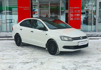 Подержанный автомобиль Volkswagen Polo Sedan 2011 года (3 фото)