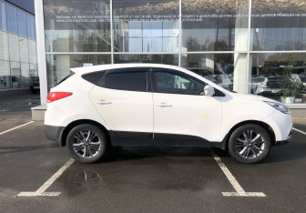 Подержанный автомобиль Hyundai ix35 2014 года (8 фото)