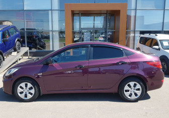 Подержанный автомобиль Hyundai Solaris Sedan 2013 года (8 фото)