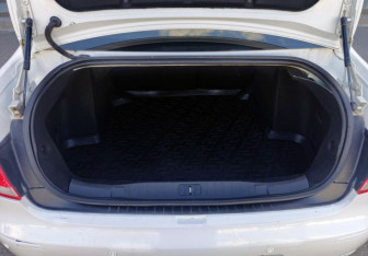 Подержанный автомобиль Peugeot 408 2014 года (12 фото)