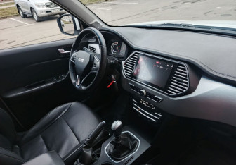 Подержанный автомобиль Lifan X70 2018 года (14 фото)