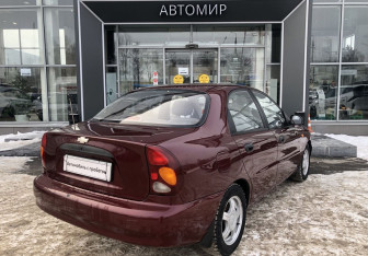 Подержанный автомобиль Chevrolet Lanos 2008 года (5 фото)