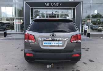 Подержанный автомобиль Kia Sorento 2012 года (6 фото)