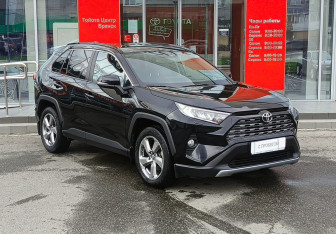 Подержанный автомобиль Toyota RAV4 2020 года (3 фото)
