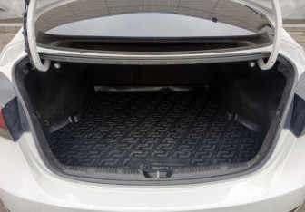 Подержанный автомобиль Hyundai Elantra Sedan 2015 года (12 фото)