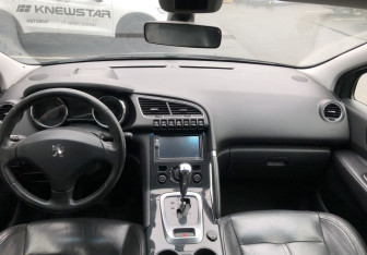 Подержанный автомобиль Peugeot 3008 2010 года (10 фото)