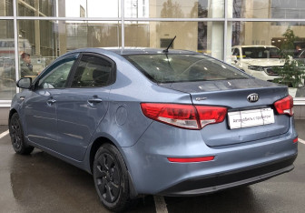 Подержанный автомобиль Kia Rio Sedan 2015 года (7 фото)