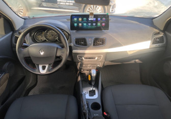 Подержанный автомобиль Renault Megane Hatchback 2012 года (10 фото)