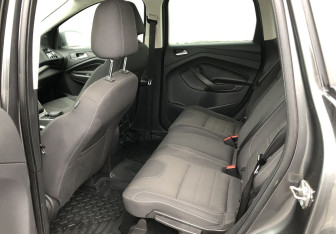 Подержанный автомобиль Ford Kuga 2015 года (12 фото)