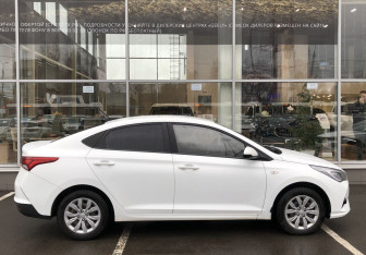 Подержанный автомобиль Hyundai Solaris Sedan 2020 года (4 фото)