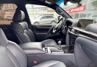 Подержанный автомобиль Lexus LX 2020 года (9 фото)