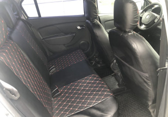 Подержанный автомобиль Renault Logan Sedan 2015 года (11 фото)