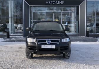 Подержанный автомобиль Volkswagen Touareg 2005 года (2 фото)