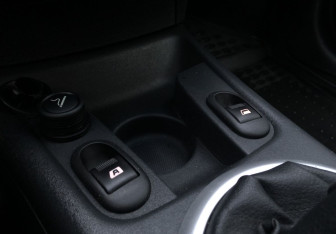 Подержанный автомобиль Citroen C3 Hatchback 2008 года (13 фото)