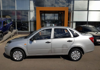 Подержанный автомобиль LADA (ВАЗ) Granta Sedan 2012 года (8 фото)