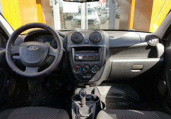 Подержанный автомобиль LADA (ВАЗ) Granta Sedan 2012 года (11 фото)