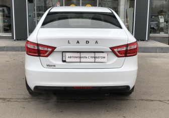 Подержанный автомобиль LADA (ВАЗ) Vesta Sedan 2016 года (6 фото)