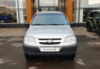 Подержанный автомобиль Chevrolet Niva 2017 года (2 фото)