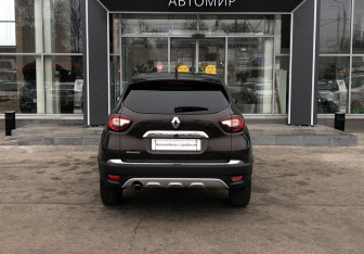 Подержанный автомобиль Renault Kaptur 2018 года (6 фото)
