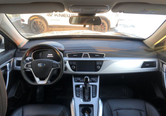 Подержанный автомобиль Geely Atlas 2019 года (10 фото)