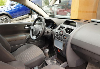 Подержанный автомобиль Renault Megane Sedan 2007 года (9 фото)