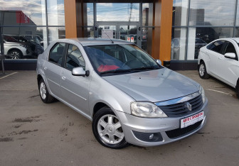 Подержанный автомобиль Renault Logan Sedan 2013 года (3 фото)